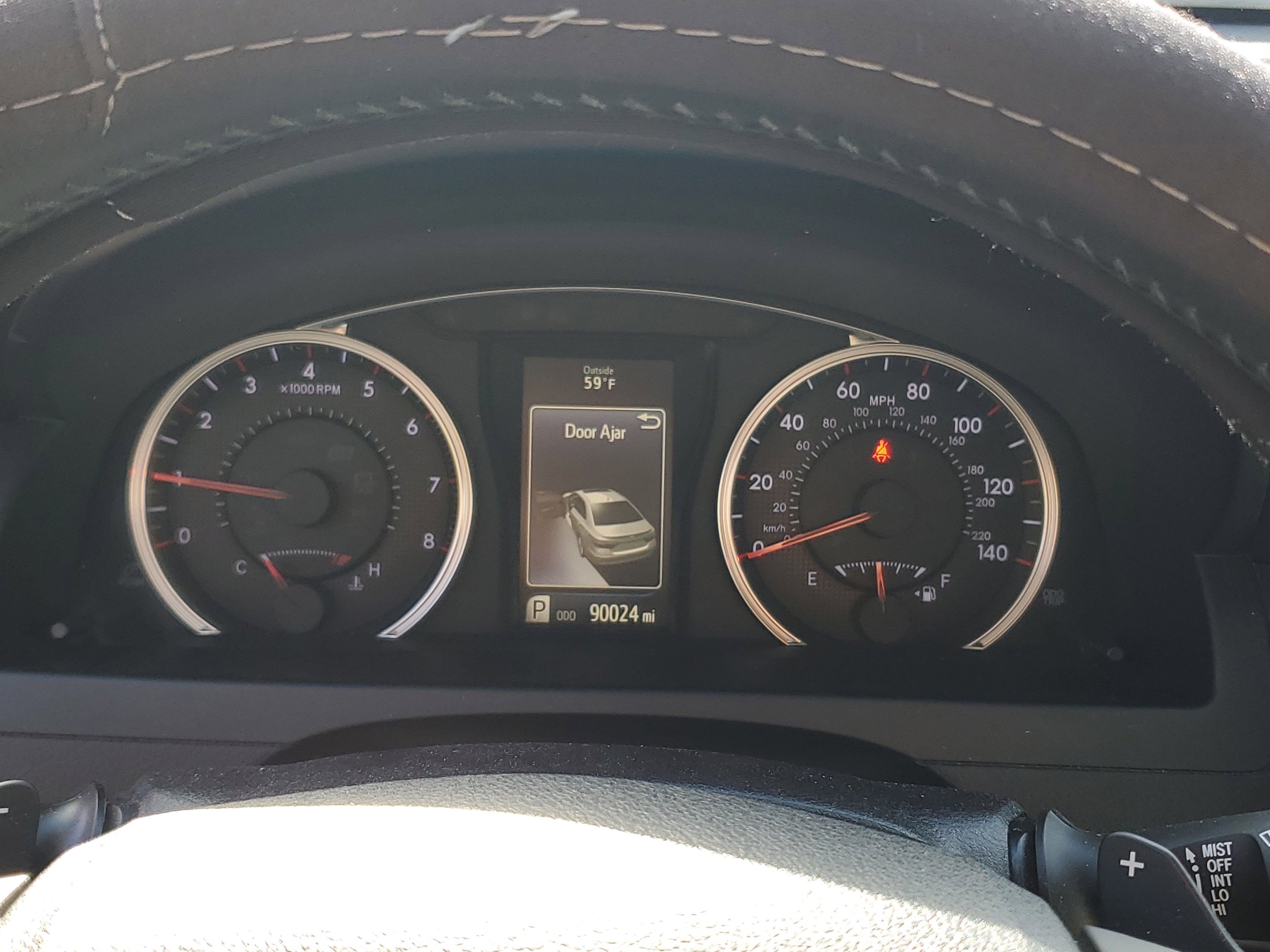 Used 2016 Toyota Camry SE image 17