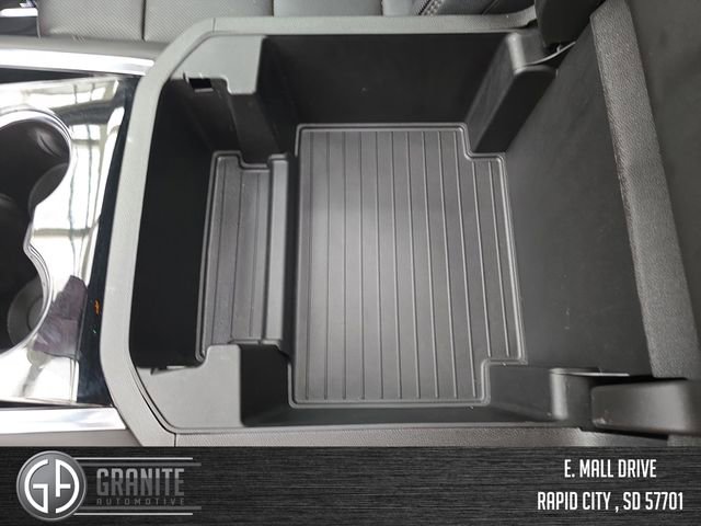 Used 2025 Chevrolet Tahoe High Country AWD/4WD image 26