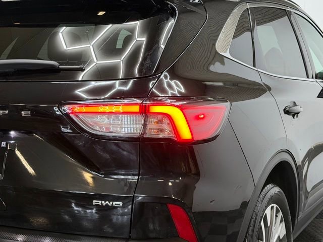 Used 2022 Ford Escape Titanium w/ Class II Trailer Tow Package image 12