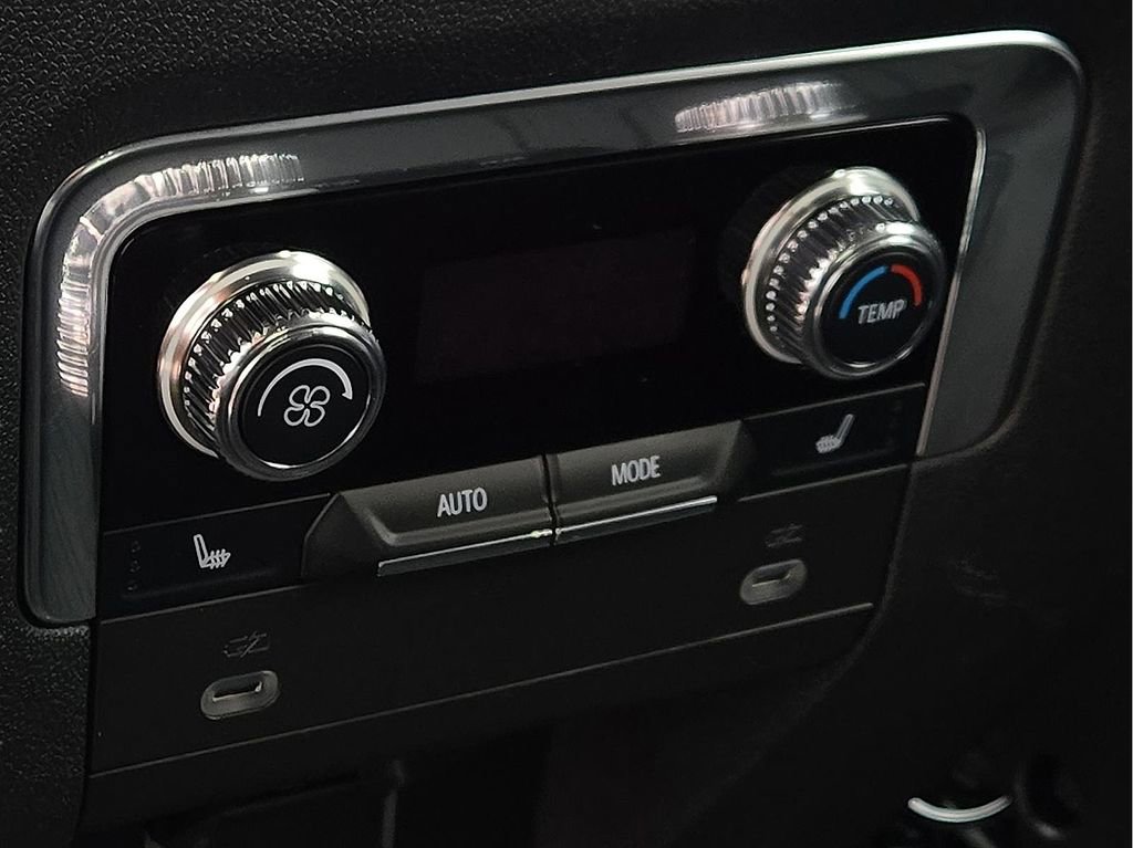 Used 2023 GMC Yukon AT4 AWD/4WD image 11