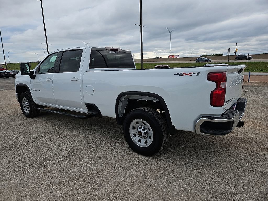 Used 2025 Chevrolet Silverado 2500 LT w/ Convenience Package image 4