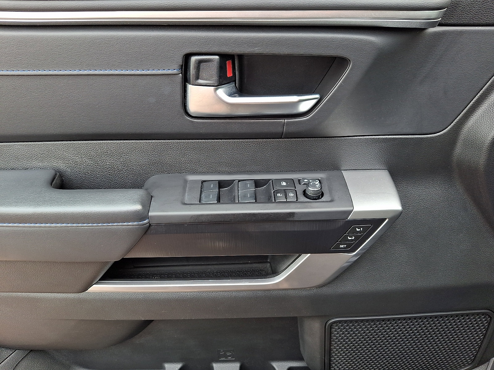 Used 2024 Toyota Sequoia Platinum AWD/4WD image 12