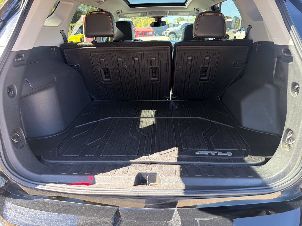 Used 2022 GMC Terrain AT4 w/ Infotainment Package II AWD/4WD image 9