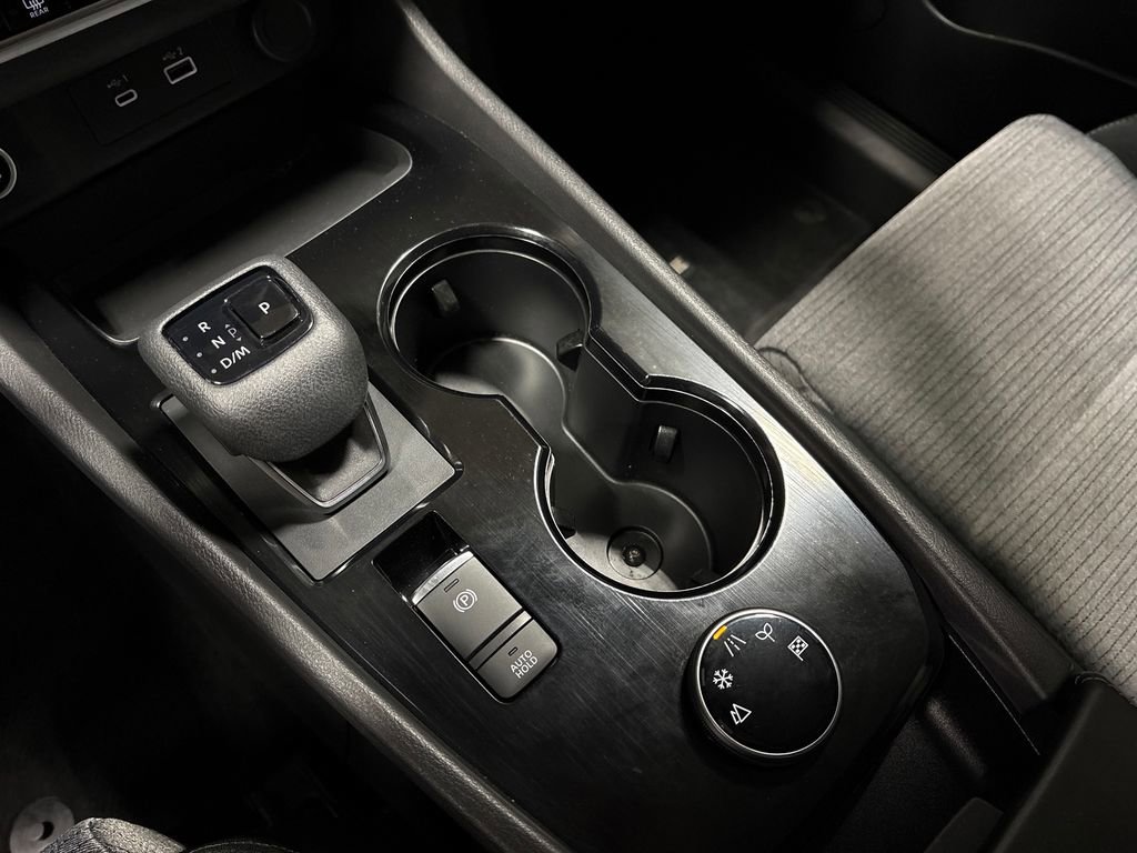 Used 2023 Nissan Rogue SV image 28