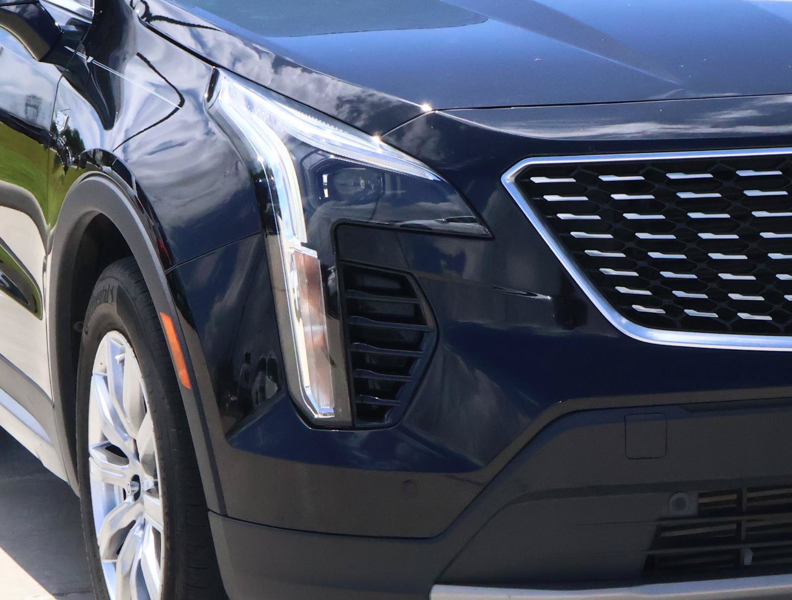 Certified 2023 Cadillac XT4 Premium Luxury FWD image 9