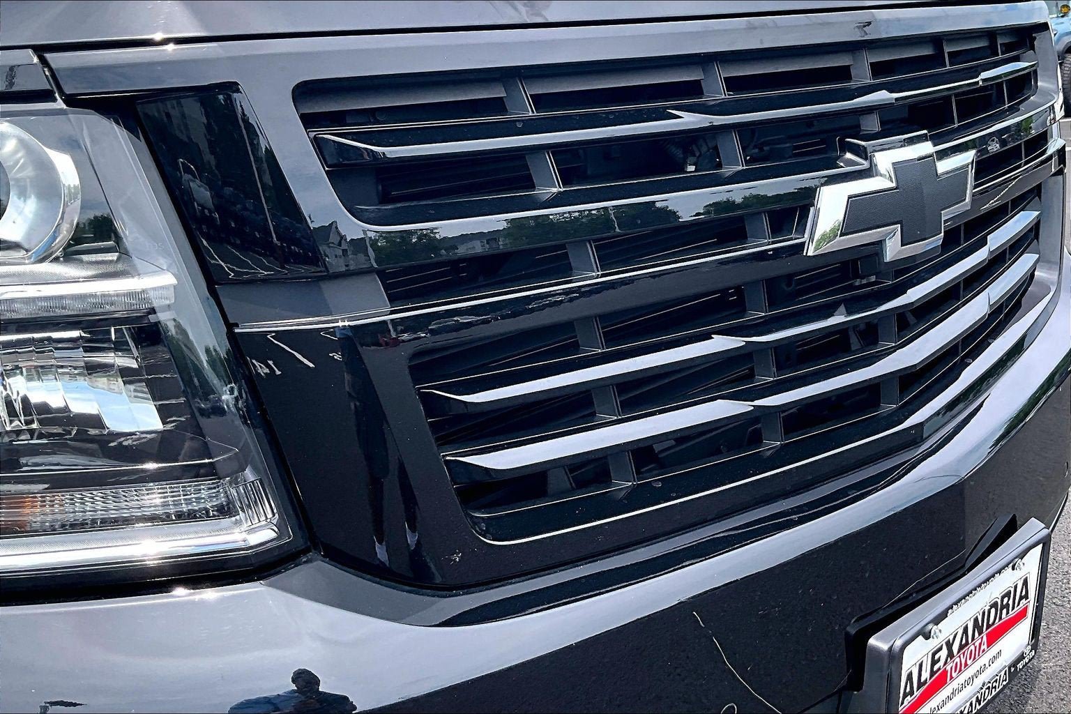 Used 2018 Chevrolet Suburban Premier AWD/4WD image 30