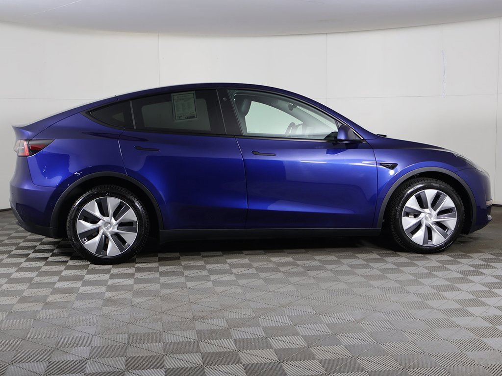 Used 2021 Tesla Model Y Long Range image 19