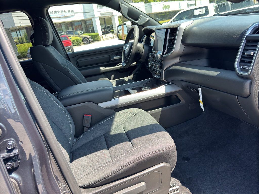 New 2026 RAM 1500 Express AWD/4WD image 17