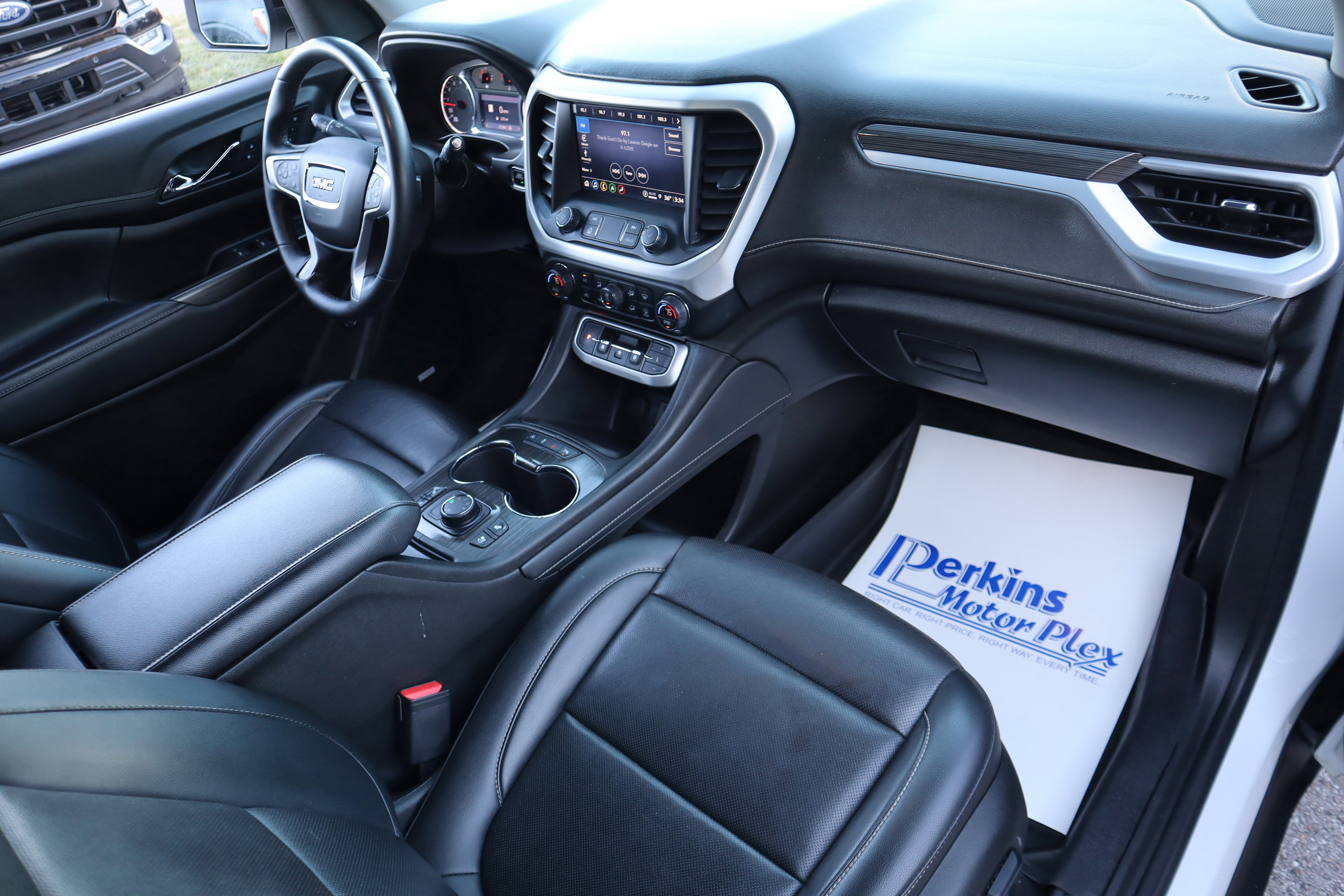 Used 2023 GMC Acadia SLT w/ Elevation Edition image 33