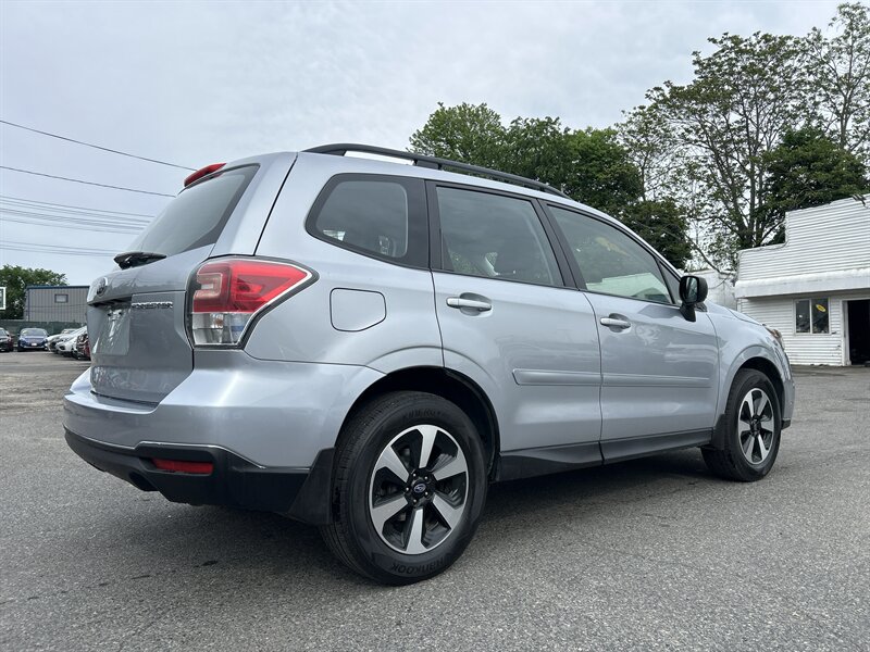 Used 2018 Subaru Forester 2.5i w/ Alloy Wheel Package AWD/4WD image 4