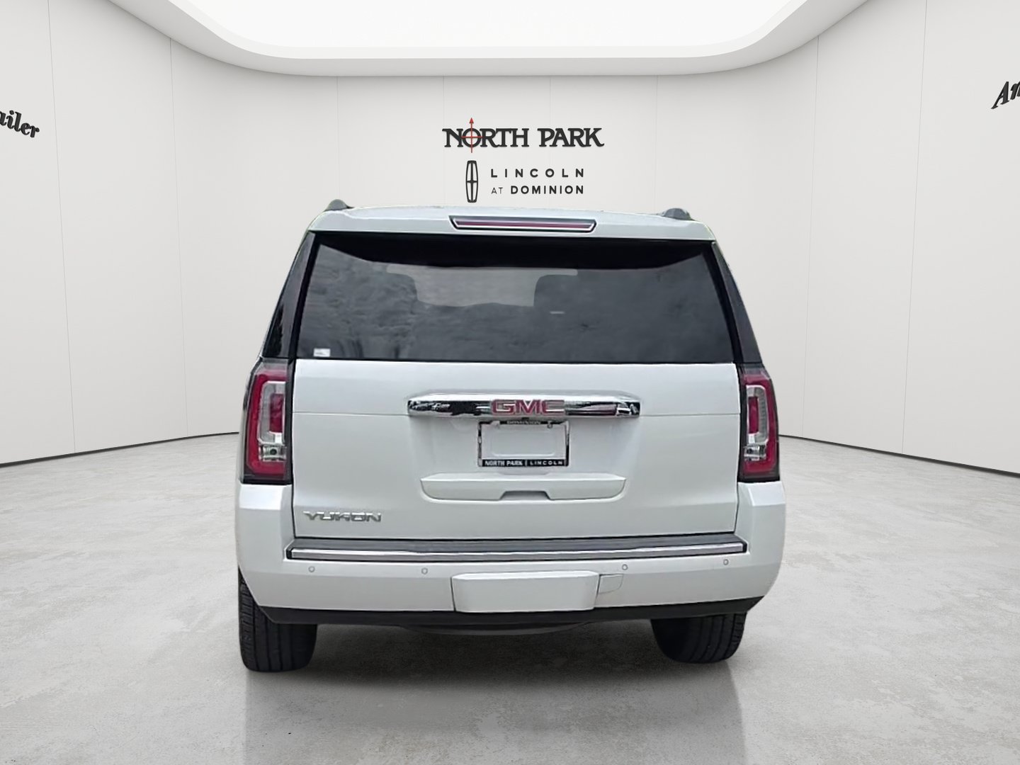Used 2017 GMC Yukon Denali w/ Open Road Package RWD image 6