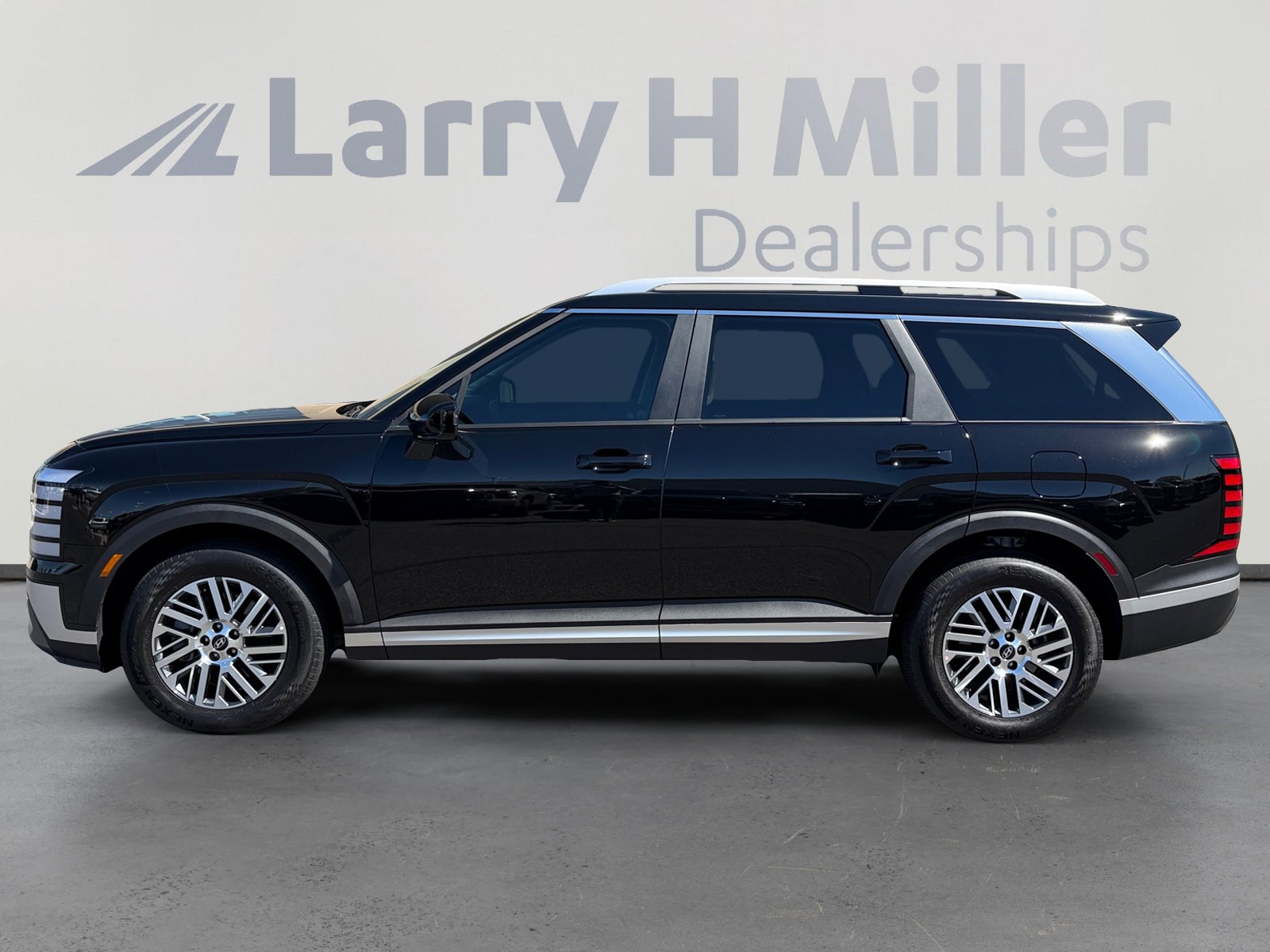 Used 2026 Hyundai Palisade SEL image 2