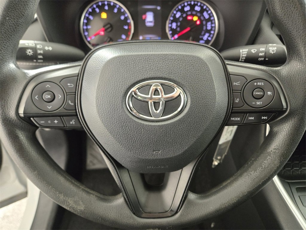 Used 2020 Toyota RAV4 LE image 26