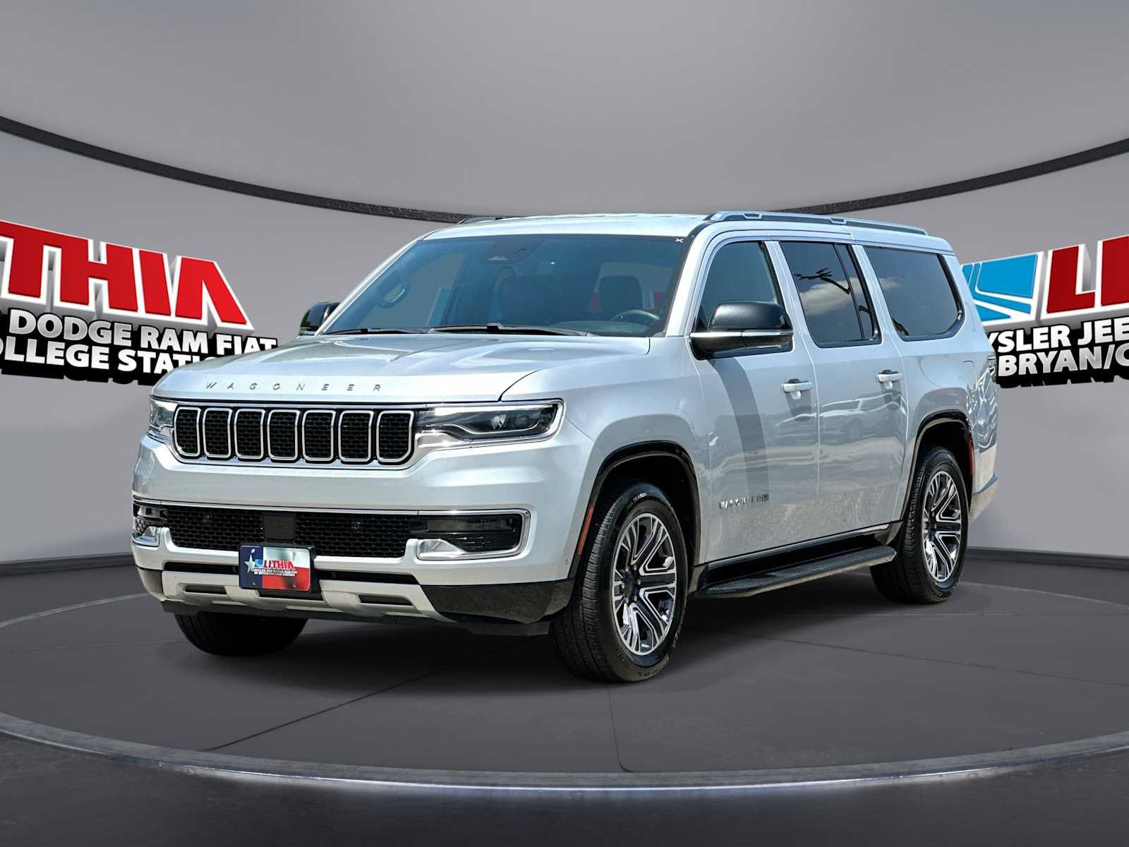 Used 2023 Jeep Wagoneer L Series II AWD/4WD image 1