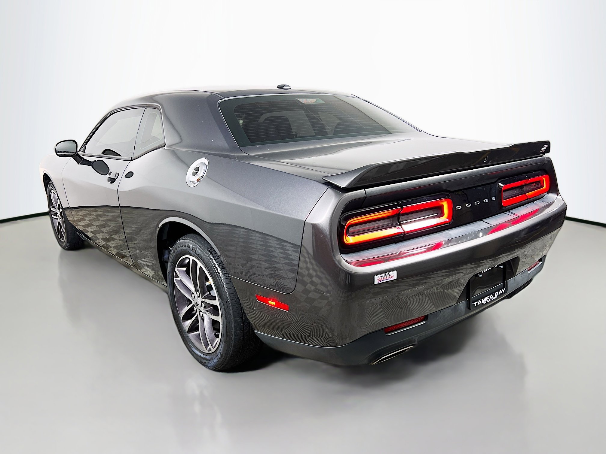 Used 2019 Dodge Challenger SXT image 8
