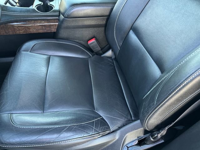 Used 2018 Chevrolet Tahoe LT w/ Luxury Package RWD image 14