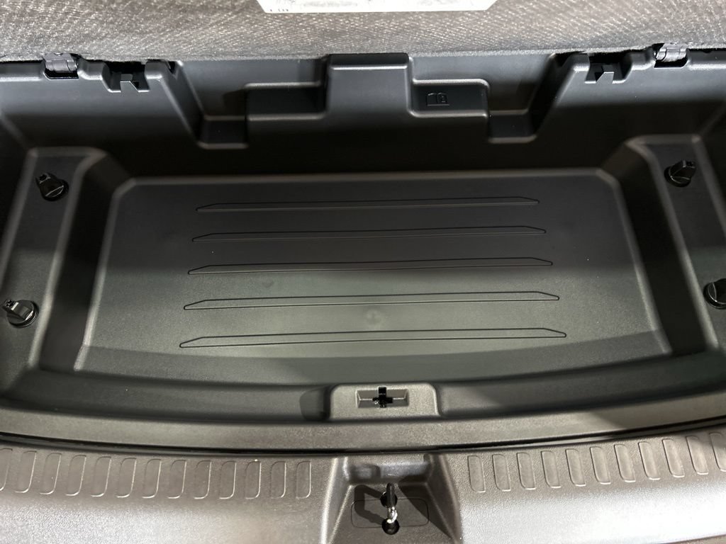 New 2026 Chevrolet Traverse LT w/ Driver Confidence Package AWD/4WD image 15