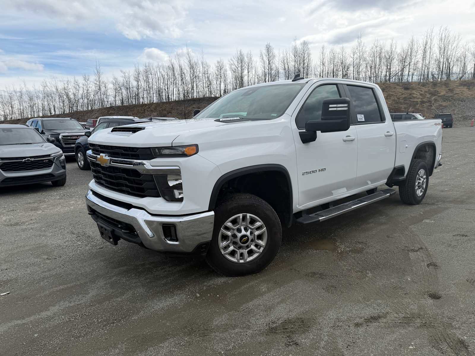 Used 2025 Chevrolet Silverado 2500 LT w/ Convenience Package AWD/4WD image 1