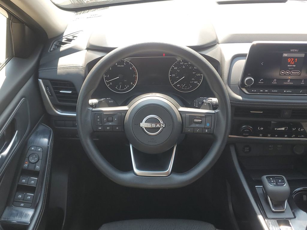 Used 2024 Nissan Rogue SV image 27