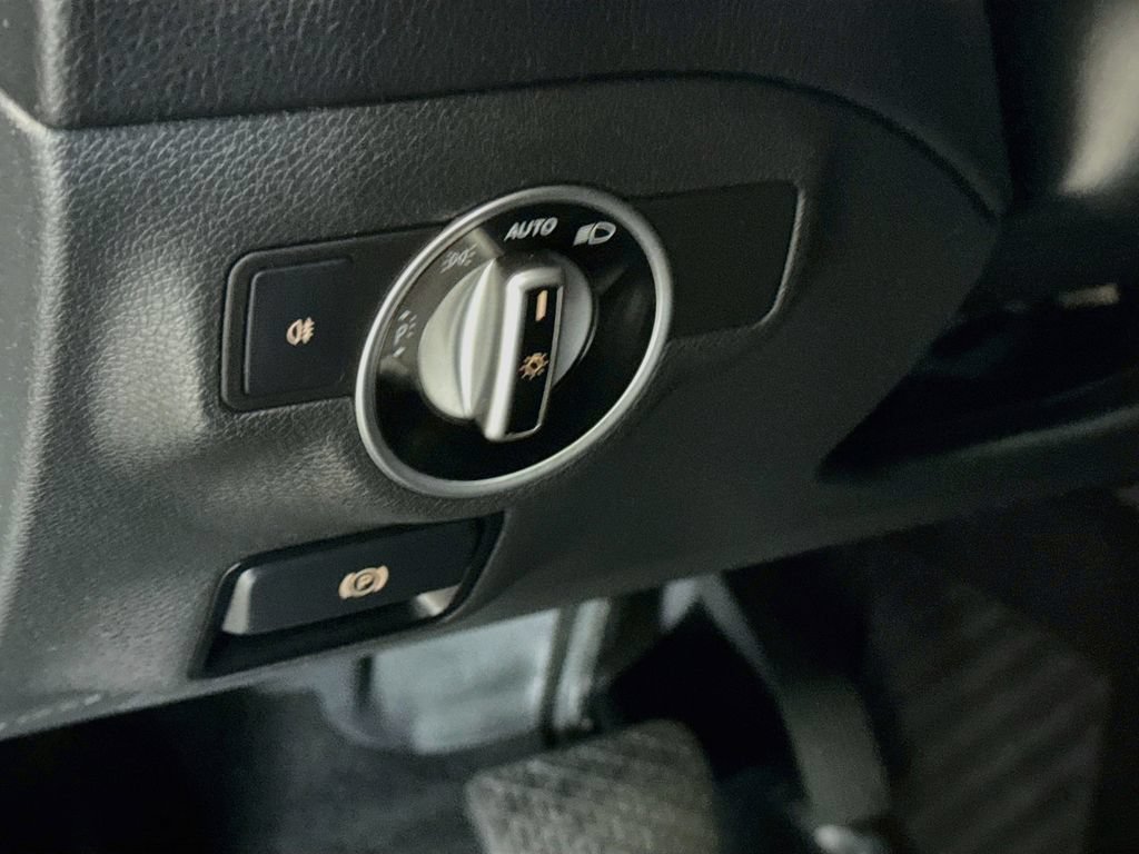 Used 2018 Mercedes-Benz CLA 250 image 10