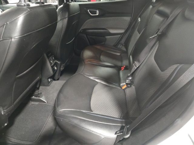 Used 2024 Jeep Compass Latitude image 12