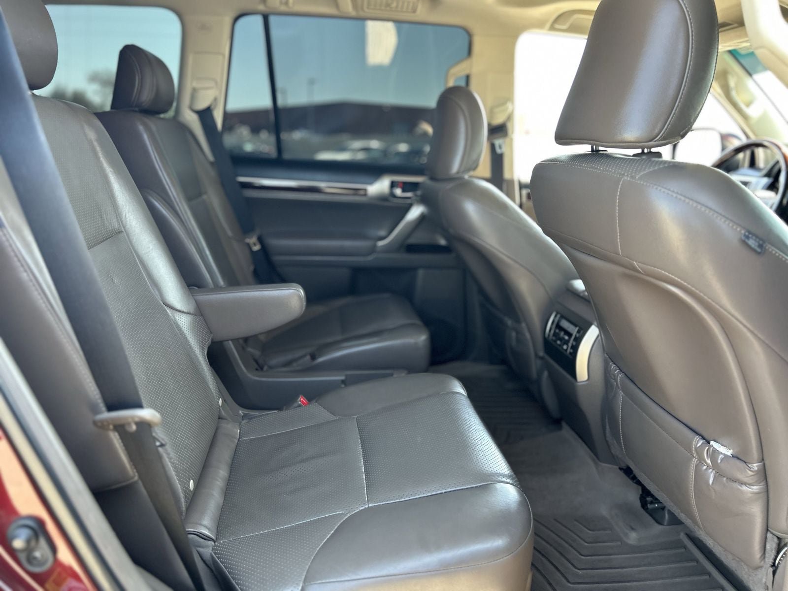 Used 2017 Lexus GX 460 Luxury AWD/4WD image 8