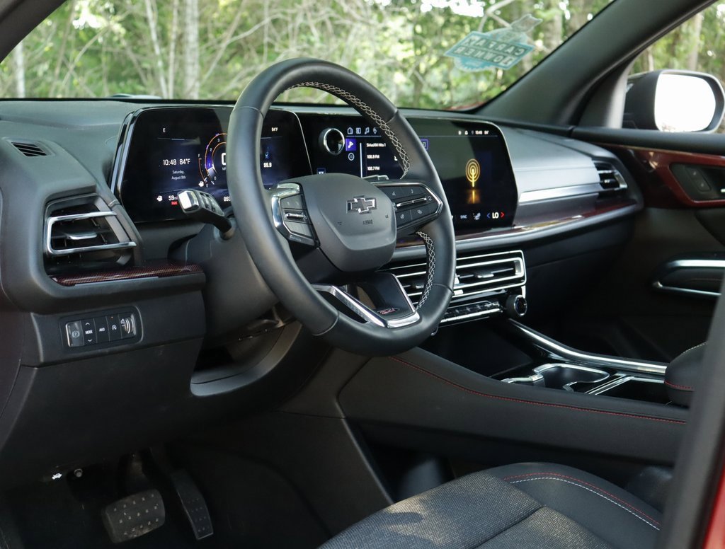 Used 2024 Chevrolet Traverse Z71 image 9