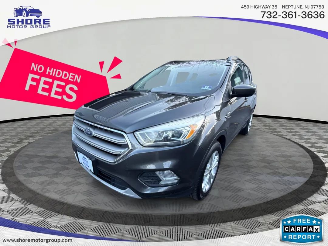 Used 2017 Ford Escape SE w/ Equipment Group 201A image 1
