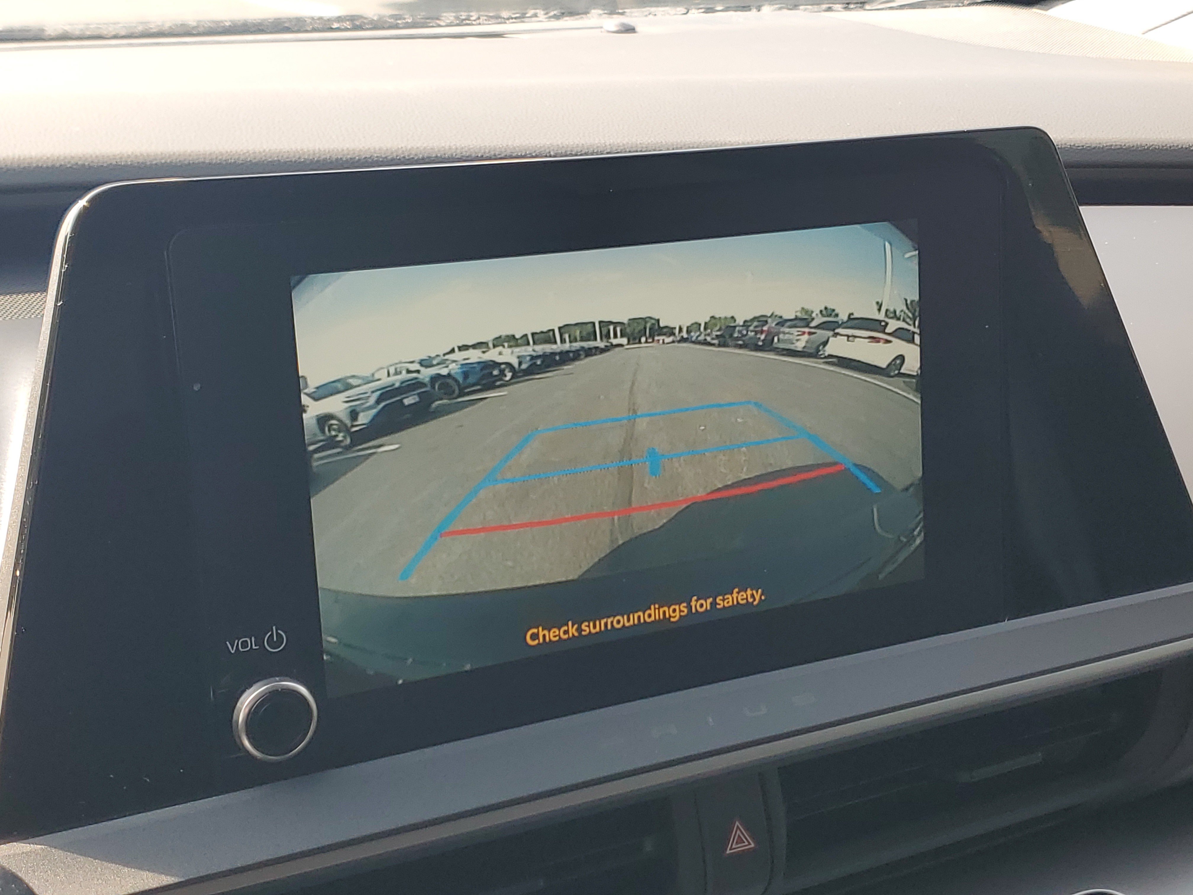 Certified 2025 Toyota Prius LE FWD image 29