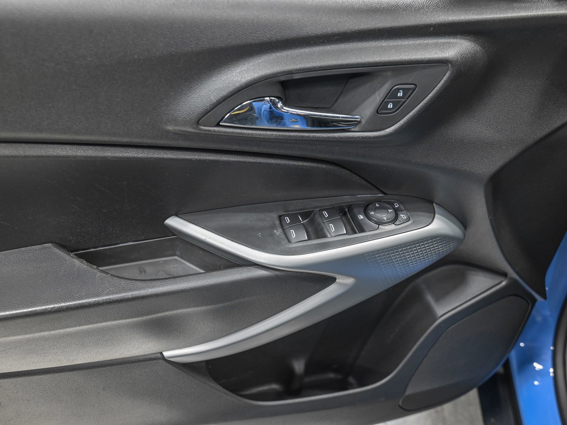 Used 2024 Chevrolet Trax RS w/ Driver Confidence Package image 13