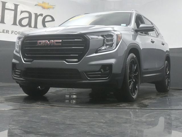 Used 2023 GMC Terrain SLT w/ Tech Package FWD image 4