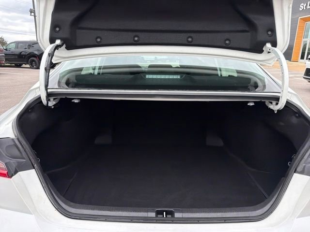 Used 2025 Toyota Camry LE image 29