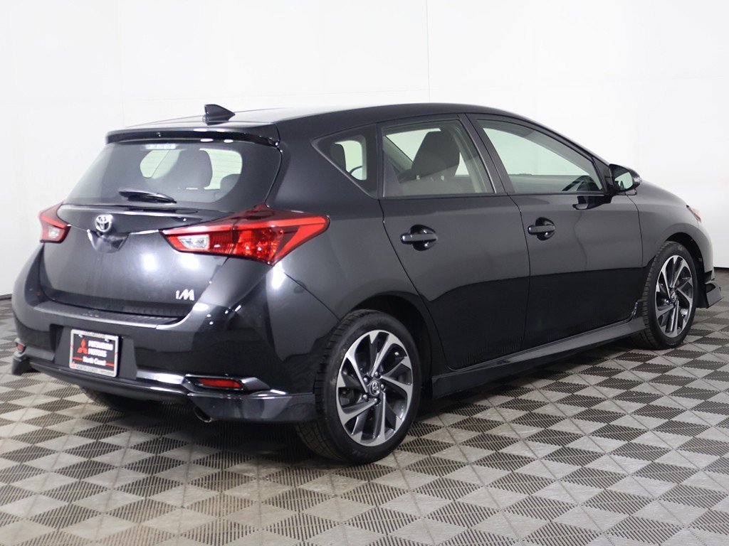 Used 2017 Toyota Corolla iM image 7
