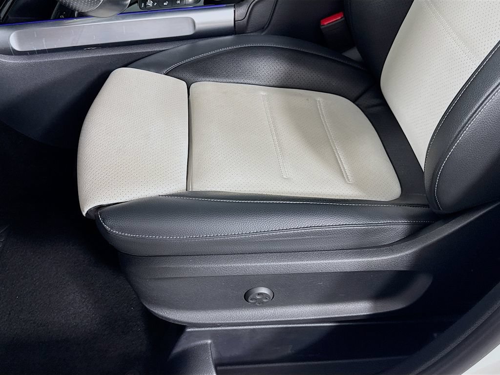 Used 2021 Mercedes-Benz GLB 35 AMG 4MATIC image 21