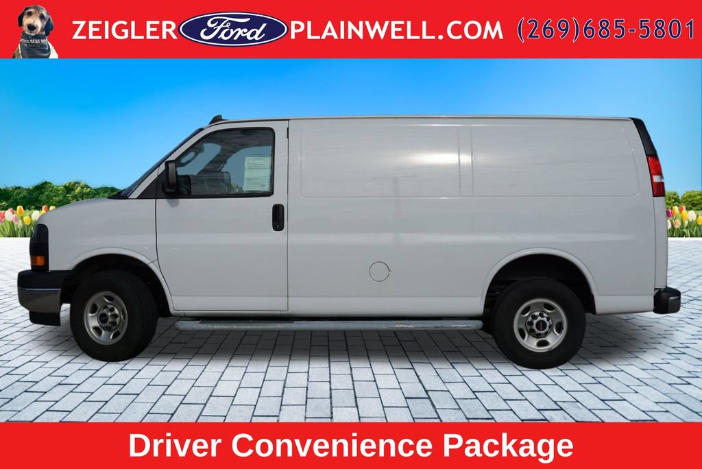 Used 2022 GMC Savana 2500 w/ Driver Convenience Package RWD image 2