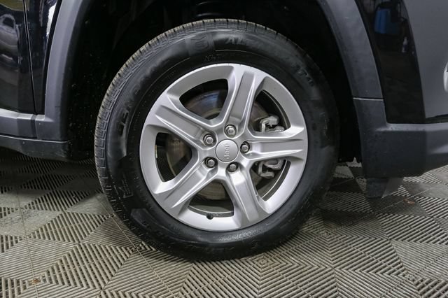 Used 2023 Jeep Compass Latitude w/ Convenience Group AWD/4WD image 16