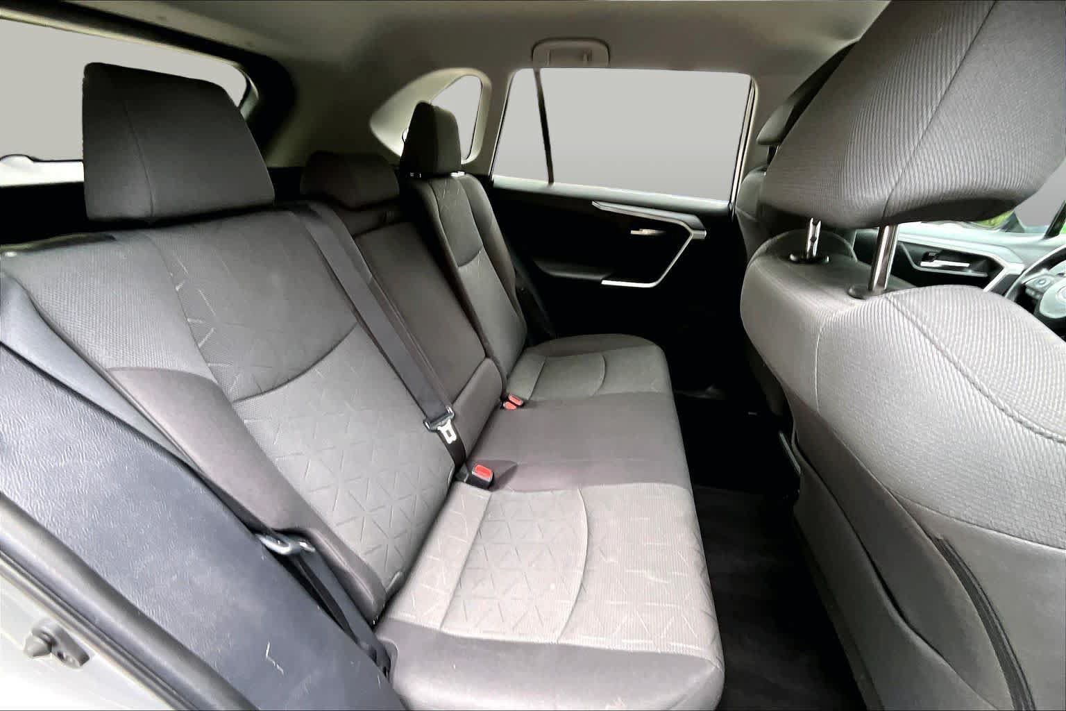 Used 2023 Toyota RAV4 XLE FWD image 32