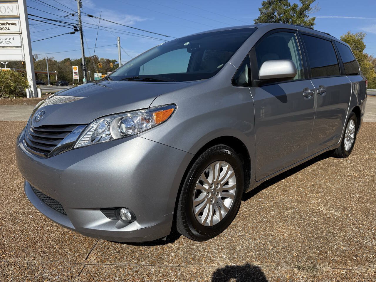 Used 2011 Toyota Sienna XLE w/ Entertainment Pkg
