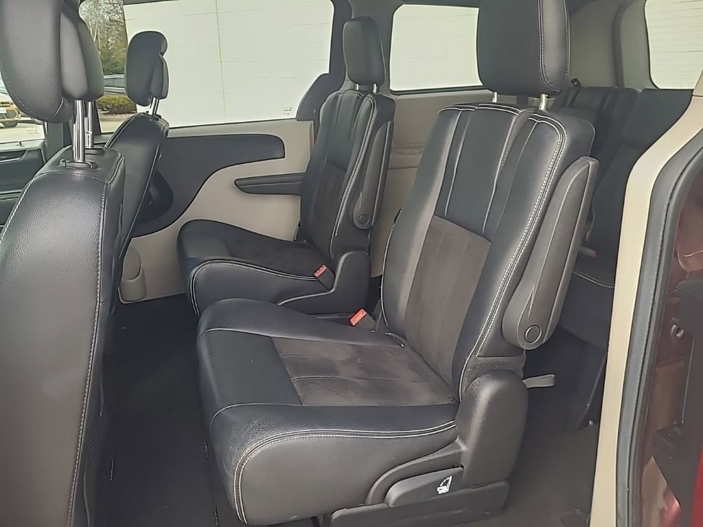 Used 2019 Dodge Grand Caravan SXT FWD image 18