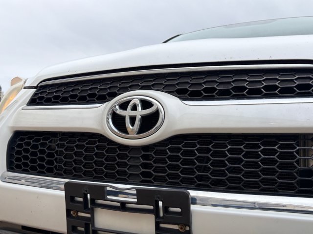 Used 2012 Toyota RAV4 Limited w/ Navigation Value Pkg AWD/4WD image 24
