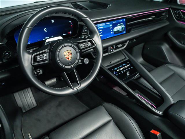 Used 2026 Porsche Macan Electric RWD image 4