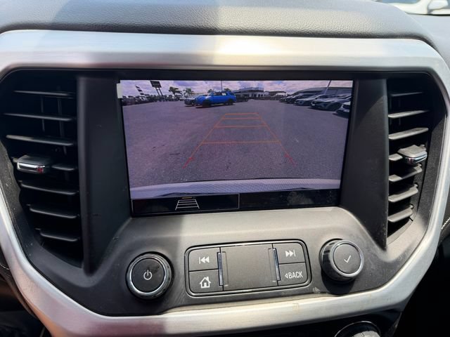 Used 2023 GMC Acadia SLE FWD image 13