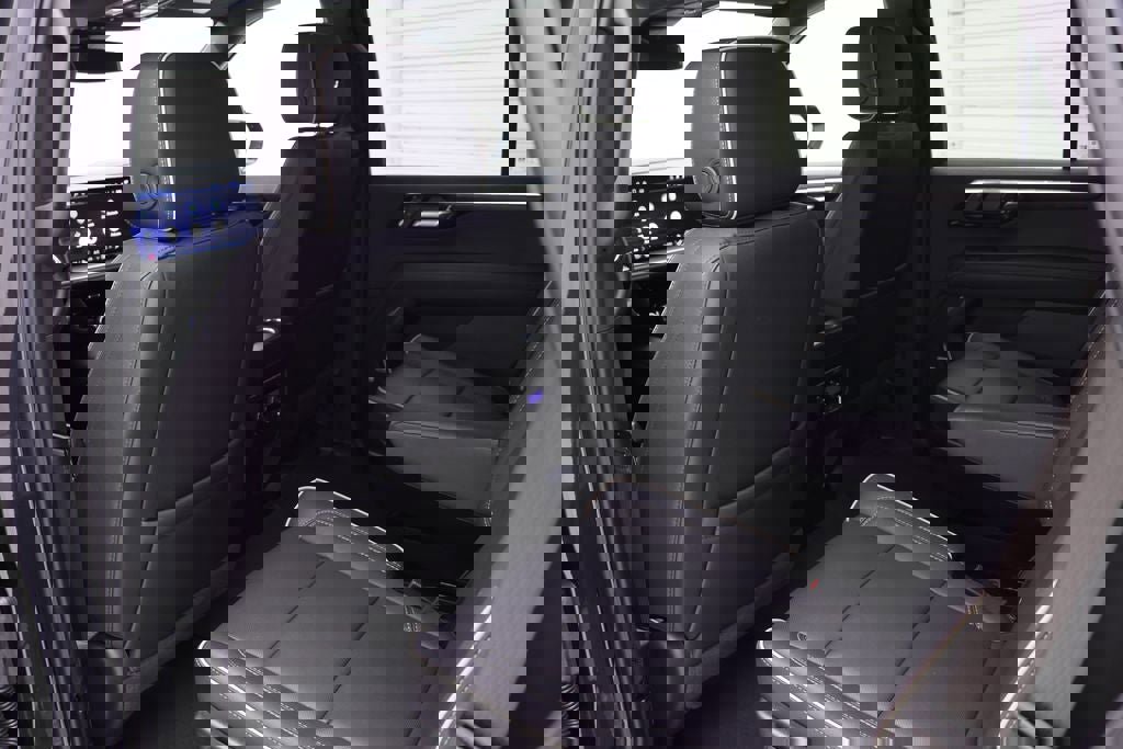 Used 2025 Chevrolet Tahoe Premier image 11