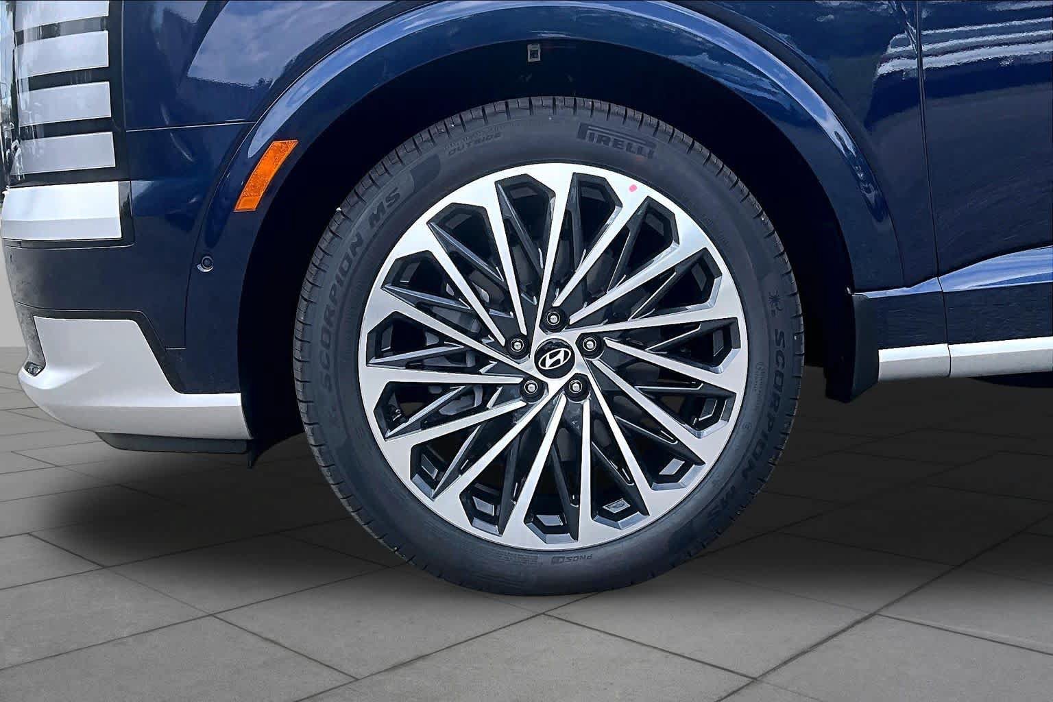 New 2026 Hyundai Palisade Calligraphy AWD/4WD image 9