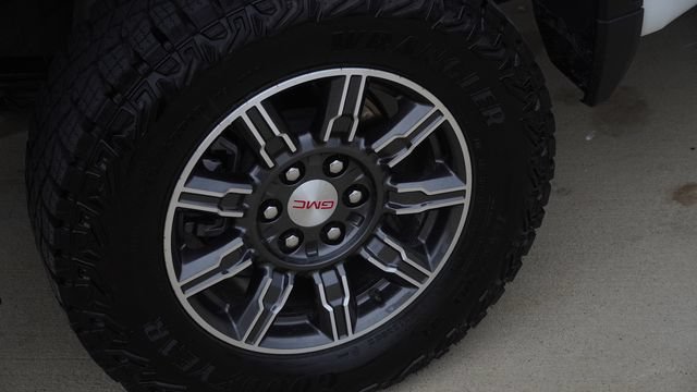 Used 2025 GMC Sierra 1500 AT4 AWD/4WD image 11