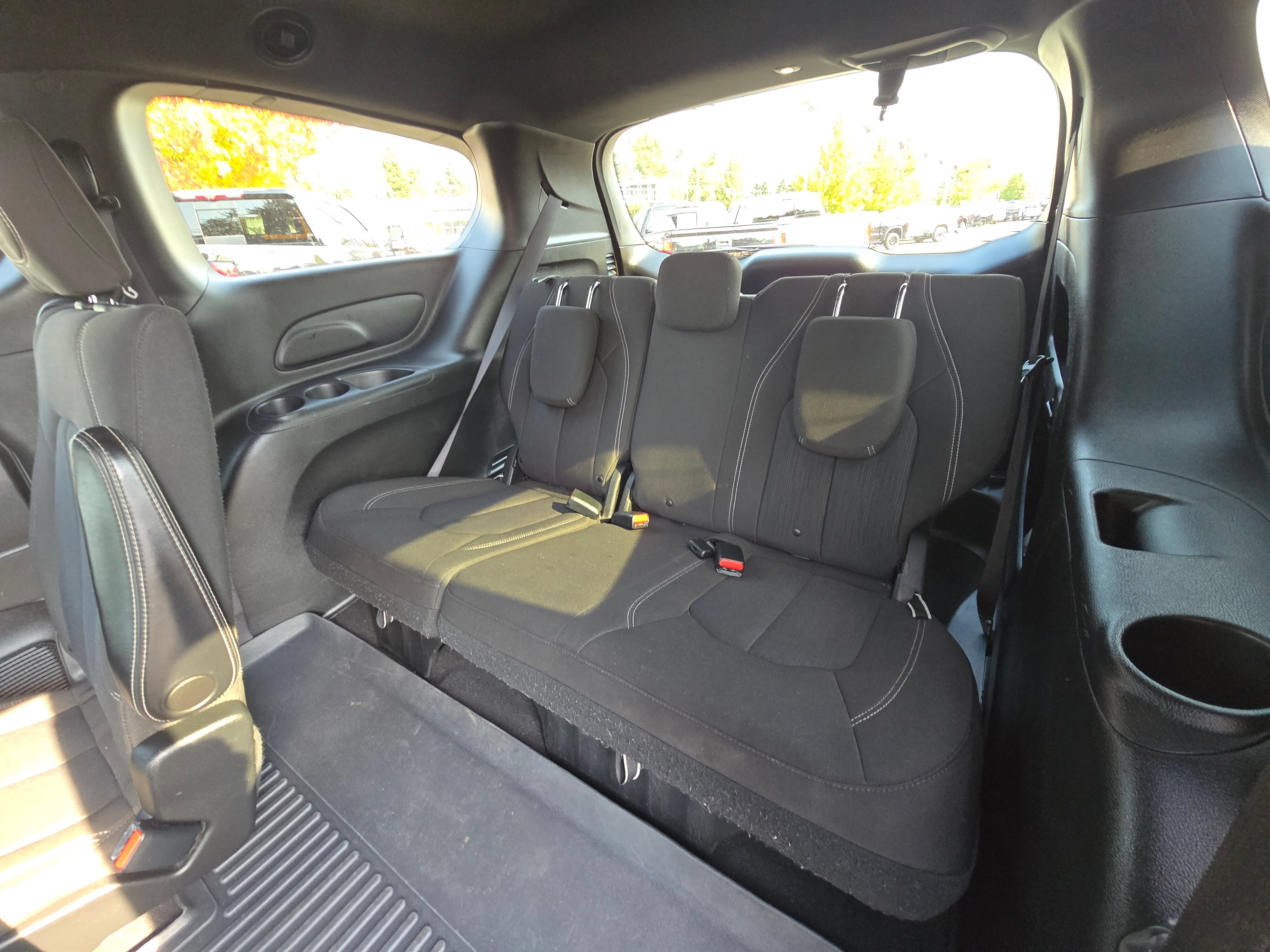 Used 2021 Chrysler Pacifica Touring w/ S Appearance Package FWD image 16