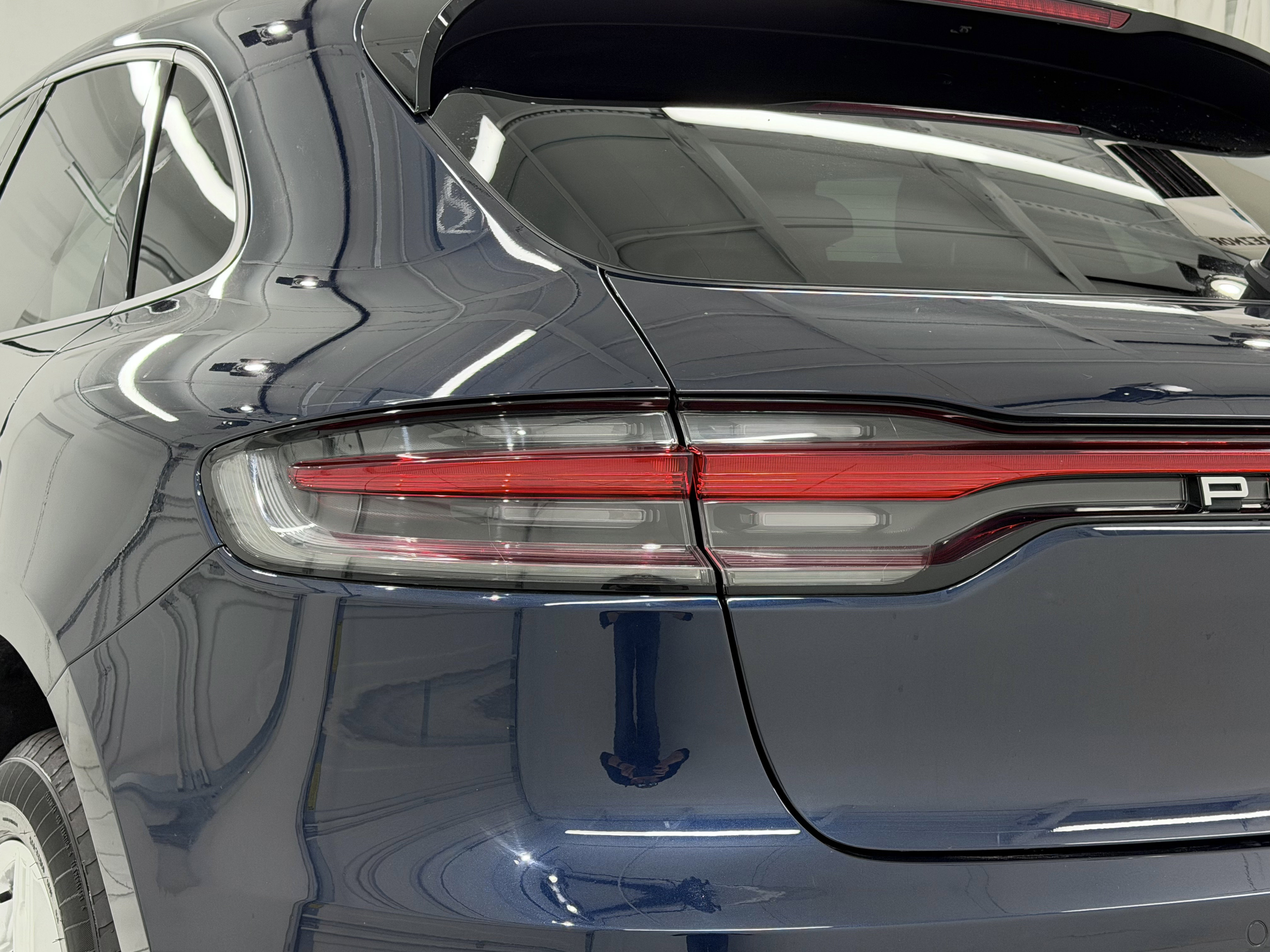 Certified 2022 Porsche Macan image 18