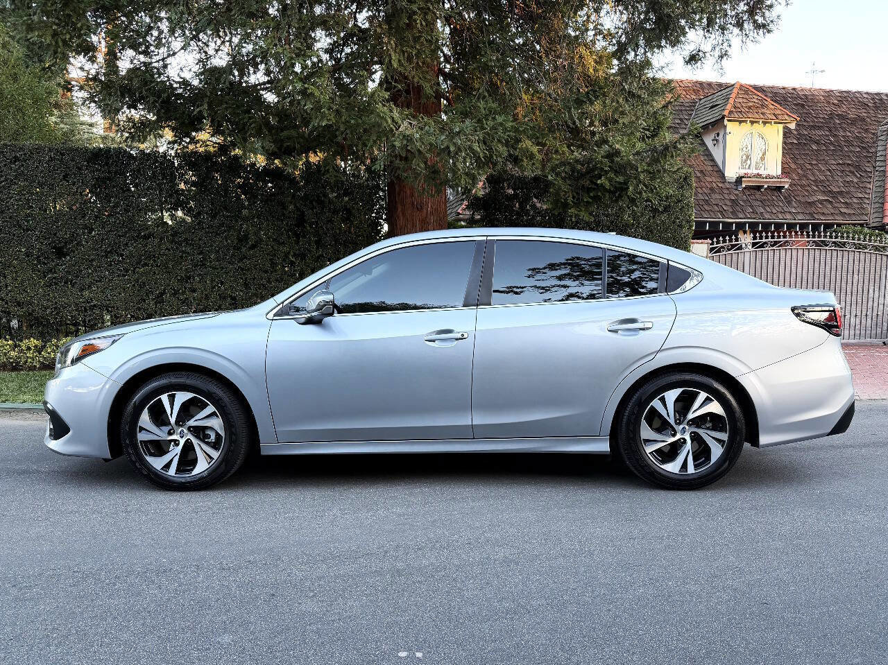 Used 2022 Subaru Legacy Premium image 4