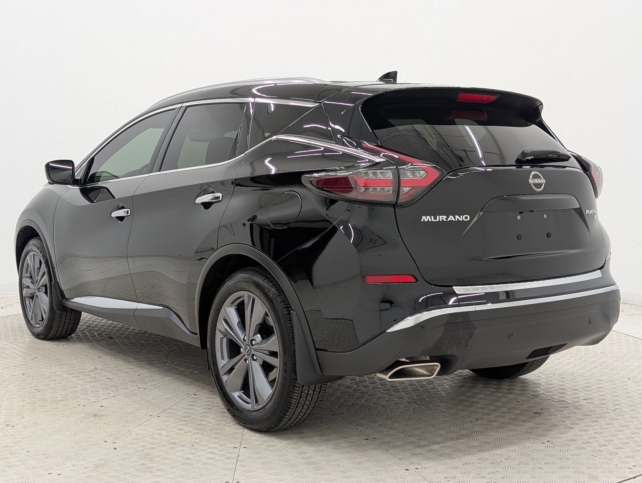 Used 2024 Nissan Murano Platinum w/ Cargo Package image 3