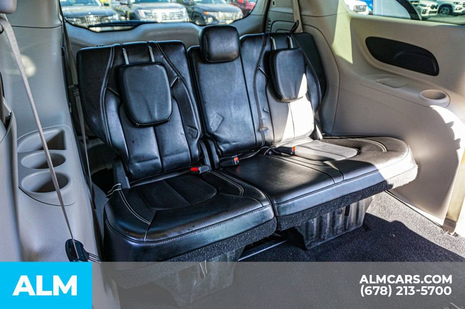 Used 2023 Chrysler Pacifica Touring-L image 23